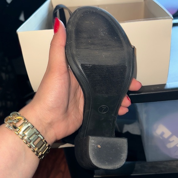 Heels - Picture 3 of 4